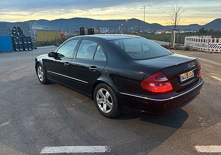 Mercedes-Benz E 240 ELEGANCE *Sehr Gepflegt*