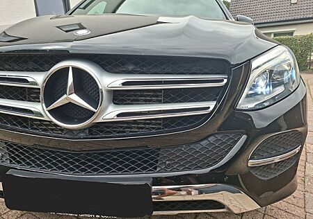 Mercedes-Benz GLE 250 d 4MATIC -AHK-NAVI-S.DACH-19" ALU