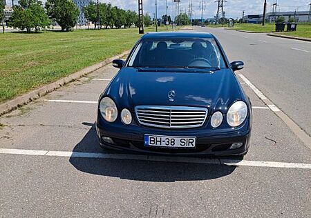 Mercedes-Benz E 240 CLASSIC