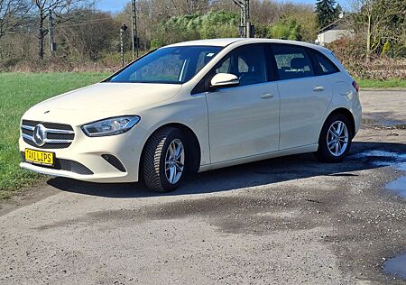 Mercedes-Benz B 180 B 180d- TAXI - PDC - KAMERA - Finanzierung 4,99%