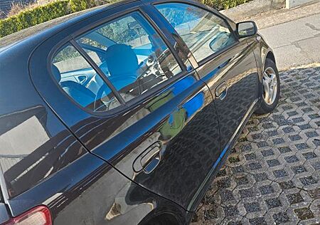 Toyota Yaris 1.0 linea sol linea sol