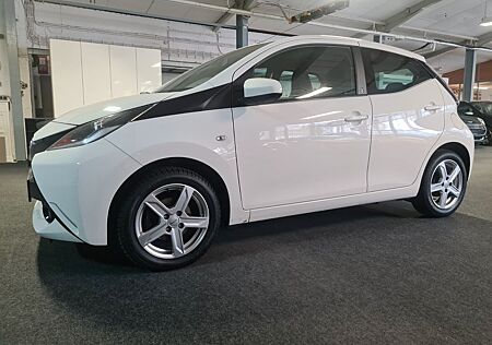 Toyota Aygo (X) Aygo -play Team D 1.HAND RFK EU6 TÜV NEU