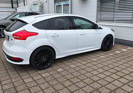 Ford Focus 2,0 EcoBoost ST ST