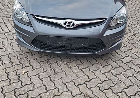 Hyundai i30 gebraucht kaufen Hyundai i30 CW 1.4 Classic Classic