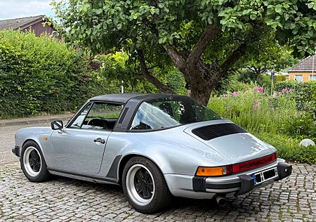 Porsche 911 Urmodell 911 Carrera 3.2 Targa (1984)