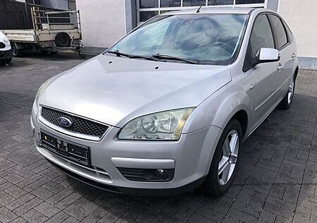 Ford Focus Lim. 1.8i Ghia