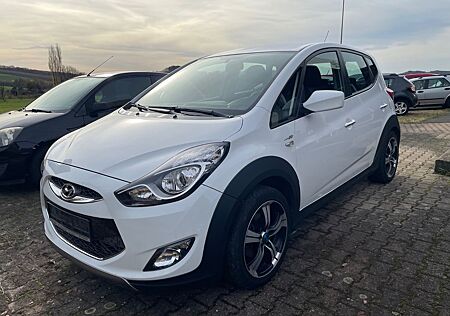 Hyundai ix20 CrossLine X mit AHK 1,4 90ps