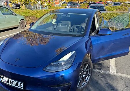 Tesla Model 3 Allradantrieb mit Dualmotor Long Ran..