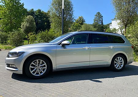 VW Passat Variant Volkswagen 2.0 TDI SCR DSG Comfortline V...