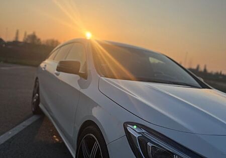Mercedes-Benz CLA 200 Shooting Brake CLA 200d/4MATICDCT/AMGLin