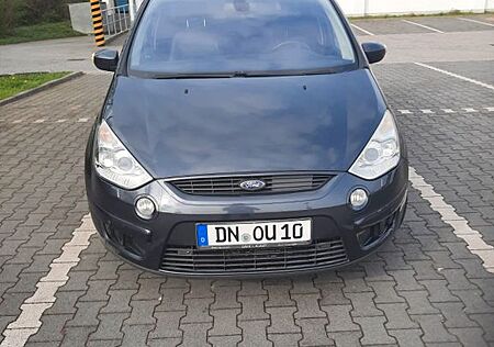 Ford S-Max 2,2 TDCi 129kW DPF Titanium Titanium