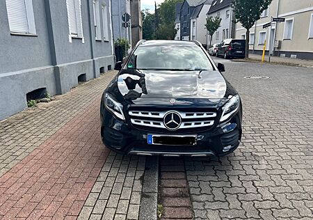 Mercedes-Benz GLA 250 4MATIC DCT AMG Line AMG Line