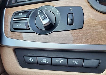 BMW 520d xDrive Touring A Luxury Line Luxury Line