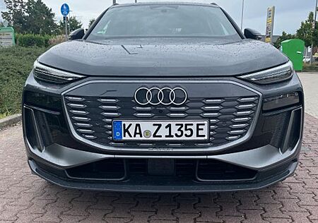 Audi Q6 e-tron quattro edition one grey edition o...