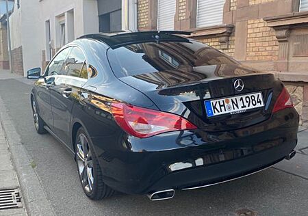 Mercedes-Benz CLA 250 DCT 4MATIC -