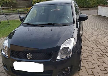 Suzuki Swift 1.3 Black and White Black and White