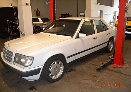 Mercedes-Benz E 260