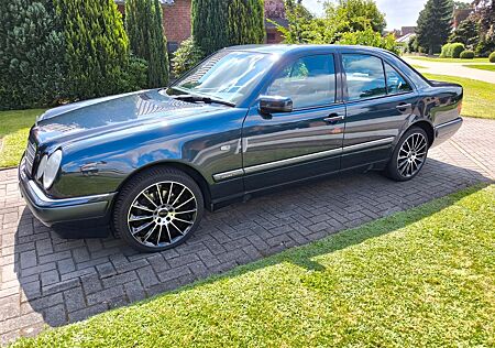 Mercedes-Benz E 280 ELEGANCE Elegance