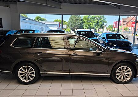 VW Passat Variant Volkswagen Passat Highline2.0TDI-190PS-AUT*AHK+LEDER+LED+NA