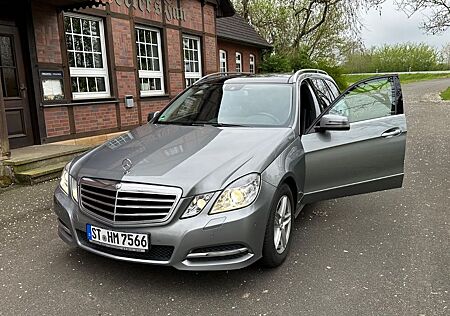 Mercedes-Benz E 220 CDI T AVANTGARDE - TOP GEPFLEGT
