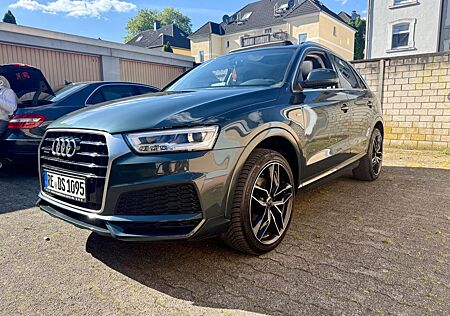 Audi Q3 2.0 TDI S tronic quattro - S line Pano, Aut,