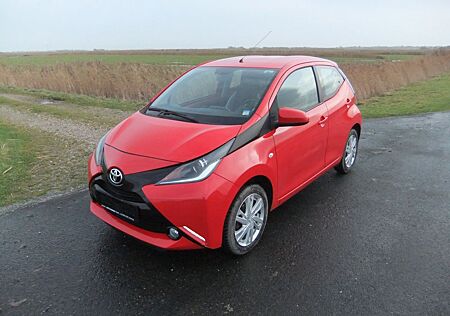 Toyota Aygo (X) Aygo (X) 1,0-l-VVT-i x-play touch TÜV neu 1.Hand