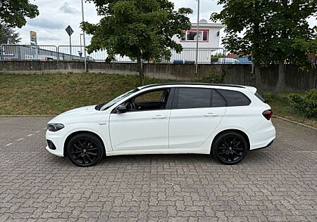 Fiat Tipo S-Design Automatik T-Leder/Navi/Kamera/LED