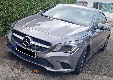 Mercedes-Benz CLA 200 Urban Limousine