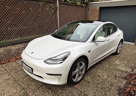 Tesla Model 3 Allradantrieb mit Dualmotor Long Ran...