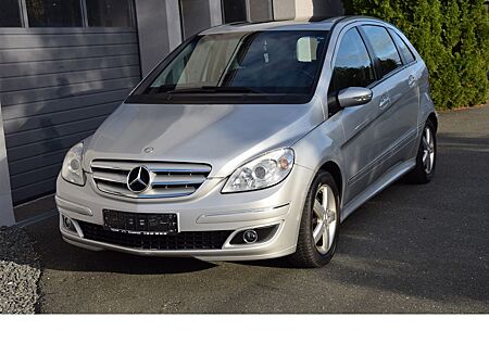 Mercedes-Benz B 200 Automatik Panorama abn. AHK ALU SHZ