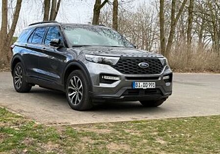 Ford Explorer Plug in Hybrid 3.0 ST Line AHK Vollaustattung