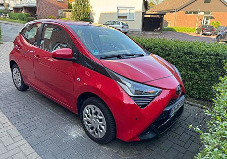 Toyota Aygo (X) Aygo 1,0 Benzin wenig KM Service & TÜV Neu!