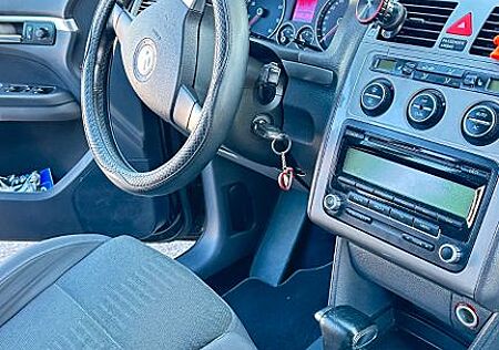 VW Touran Volkswagen 1.4