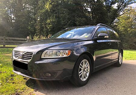 Volvo V50 D2 Sehr sparzahm 4.5 liter auf 100 km