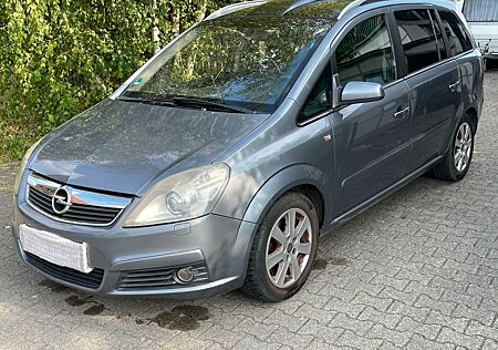 Opel Zafira 1.9 CDTI; PANO; TEMPOMAT; TÜV; 8FACH
