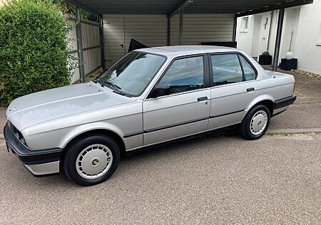 BMW 316i E30