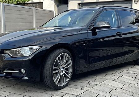 BMW 320i Touring Sport Line