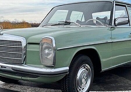 Mercedes-Benz 200