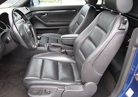 Audi A4 Cabriolet 2.4 Leder Scheckheft gepflegt