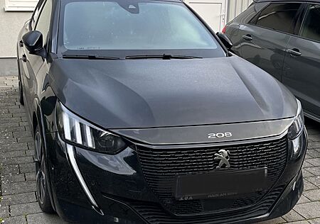Peugeot e-208 136 GT
