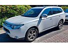 Mitsubishi Outlander 2.2 DI-D Instyle 4WD TC-SST Instyle