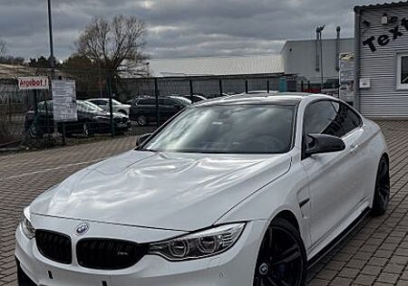 BMW M4 Coupé F82 *DKG*KEYLESS*DEUTSCHES FAHRZEUG