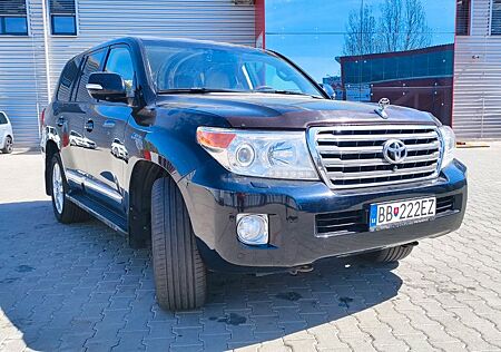 Toyota Land Cruiser  /4,5-l-V8-D-4D / 7 seats / navi