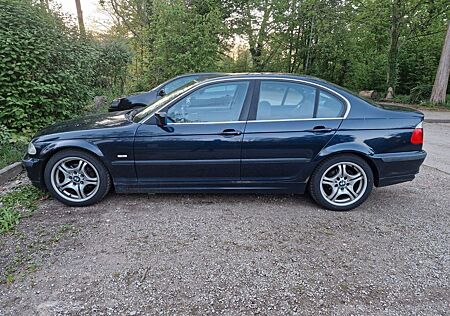 BMW 320i -