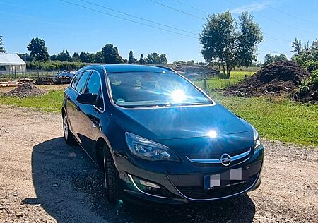 Opel Astra Sports Tourer 1.6 Exklusiv Fahrradträger