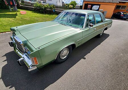 Chrysler New Yorker Newport