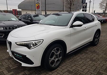 Alfa Romeo Stelvio Super 2WD NAVI KLIMAAUTOMATIK LEDER