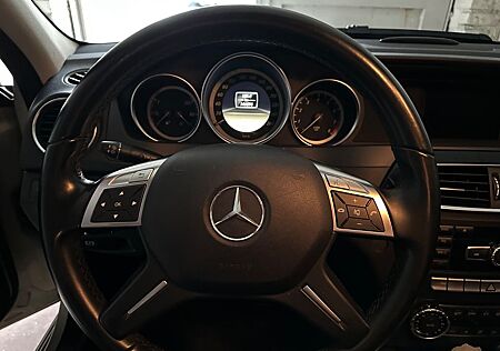 Mercedes-Benz C 180 T BlueEFFICIENCY -