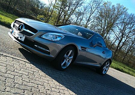 Mercedes-Benz SLK 250 +Satz Winterreifen auf Alufelgen