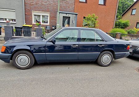 Mercedes-Benz E 200 W124